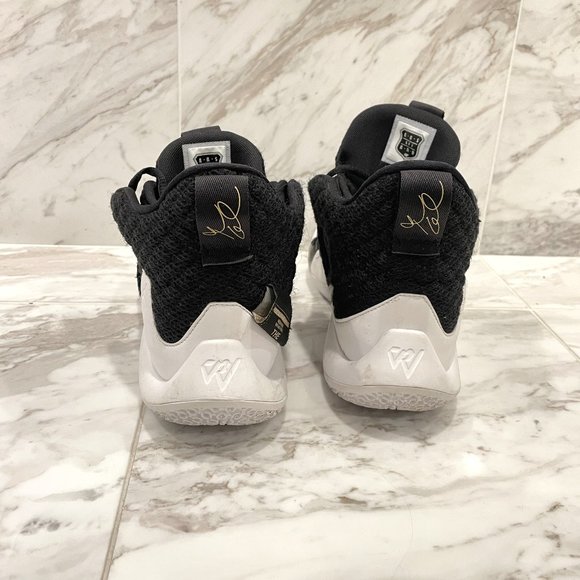 NIKE: Air Jordan Why Not Zer0.2 'The Family' AO6218-001 - Picture 8 of 8